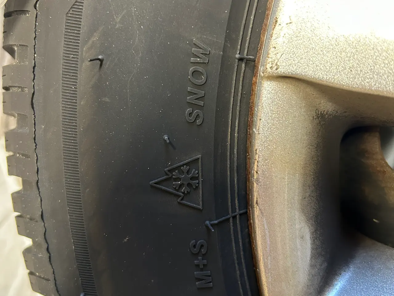 Billede 11 - Bridgestone vinterdæk på stålfælge