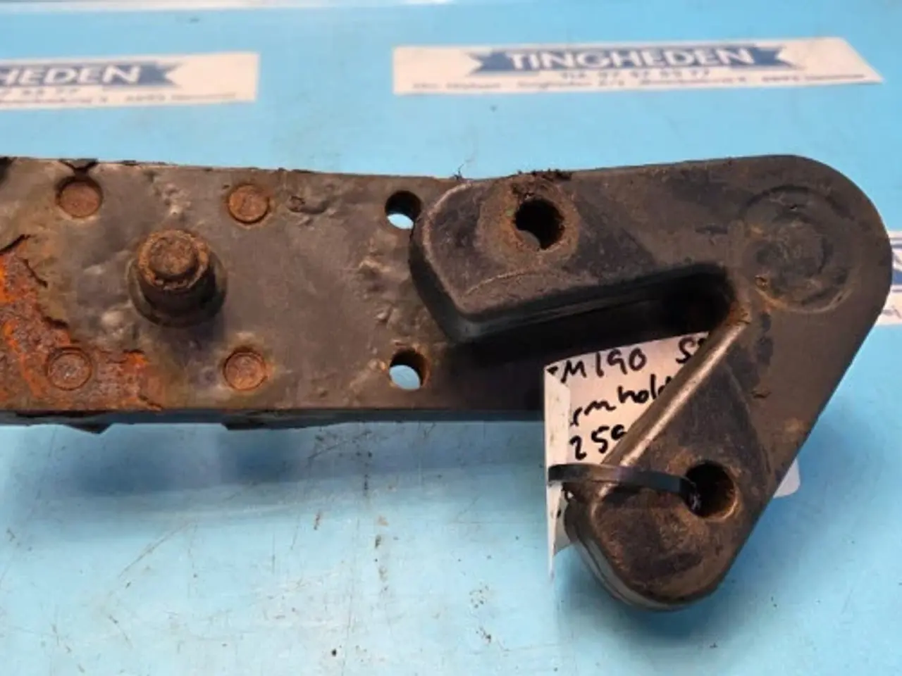 Billede 5 - New Holland TM190 Skærmholder 82025925 