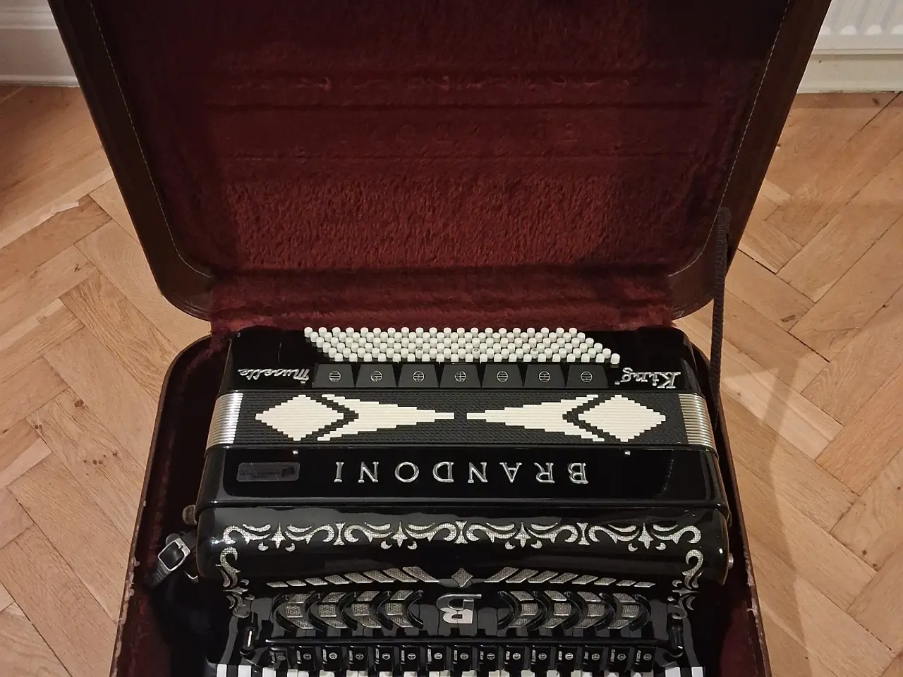 Billede 3 - Brandoni harmonika med indbygget MIDI + mikrofoner