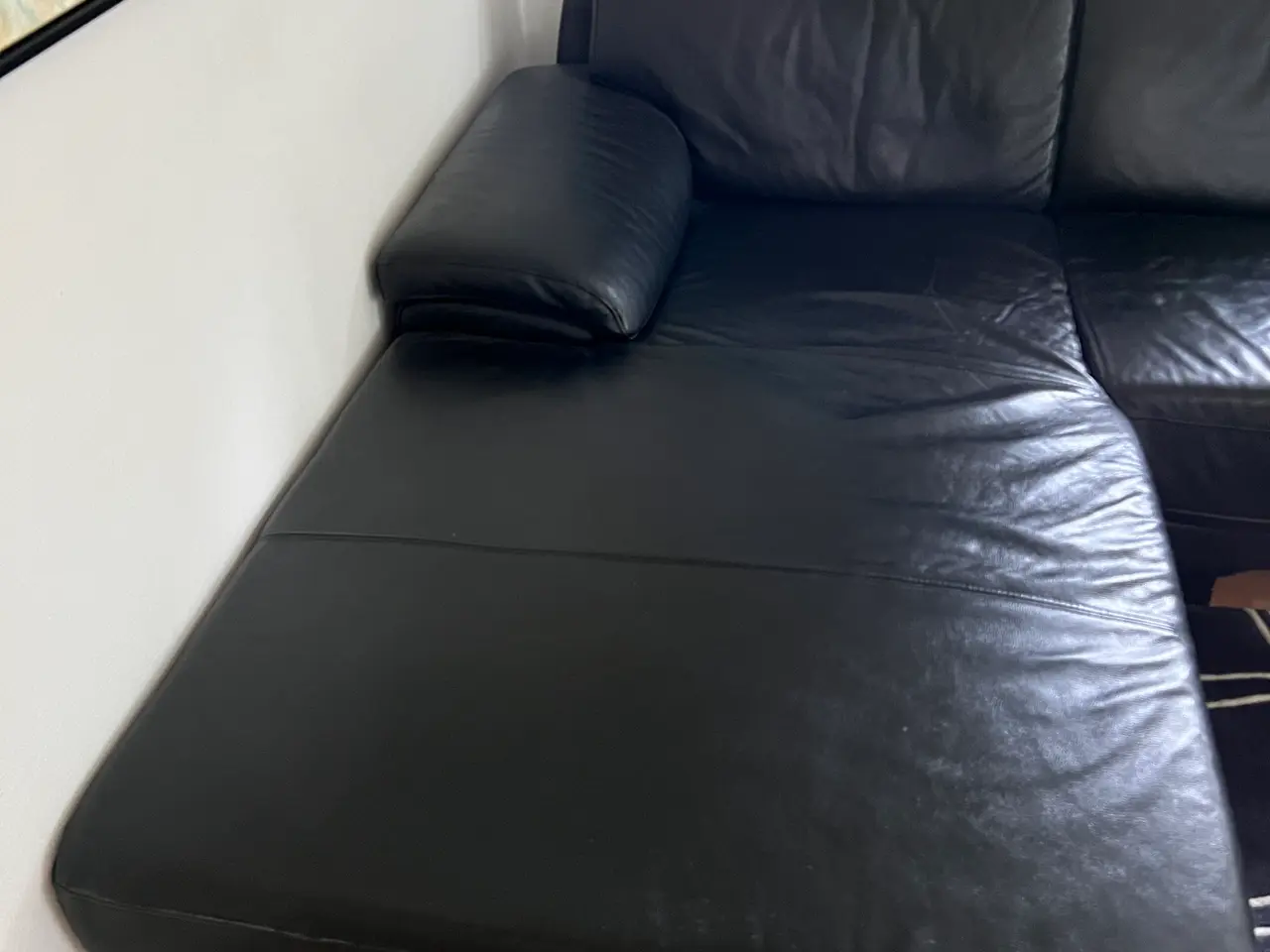 Billede 3 - Sort hjørnesofa i læder med chaiselong