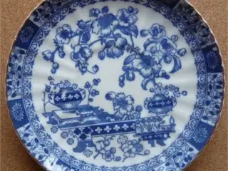 Flot underkop/sidetallerken med orientalsk motiv