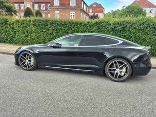 Tesla Model S 75 Shadowline