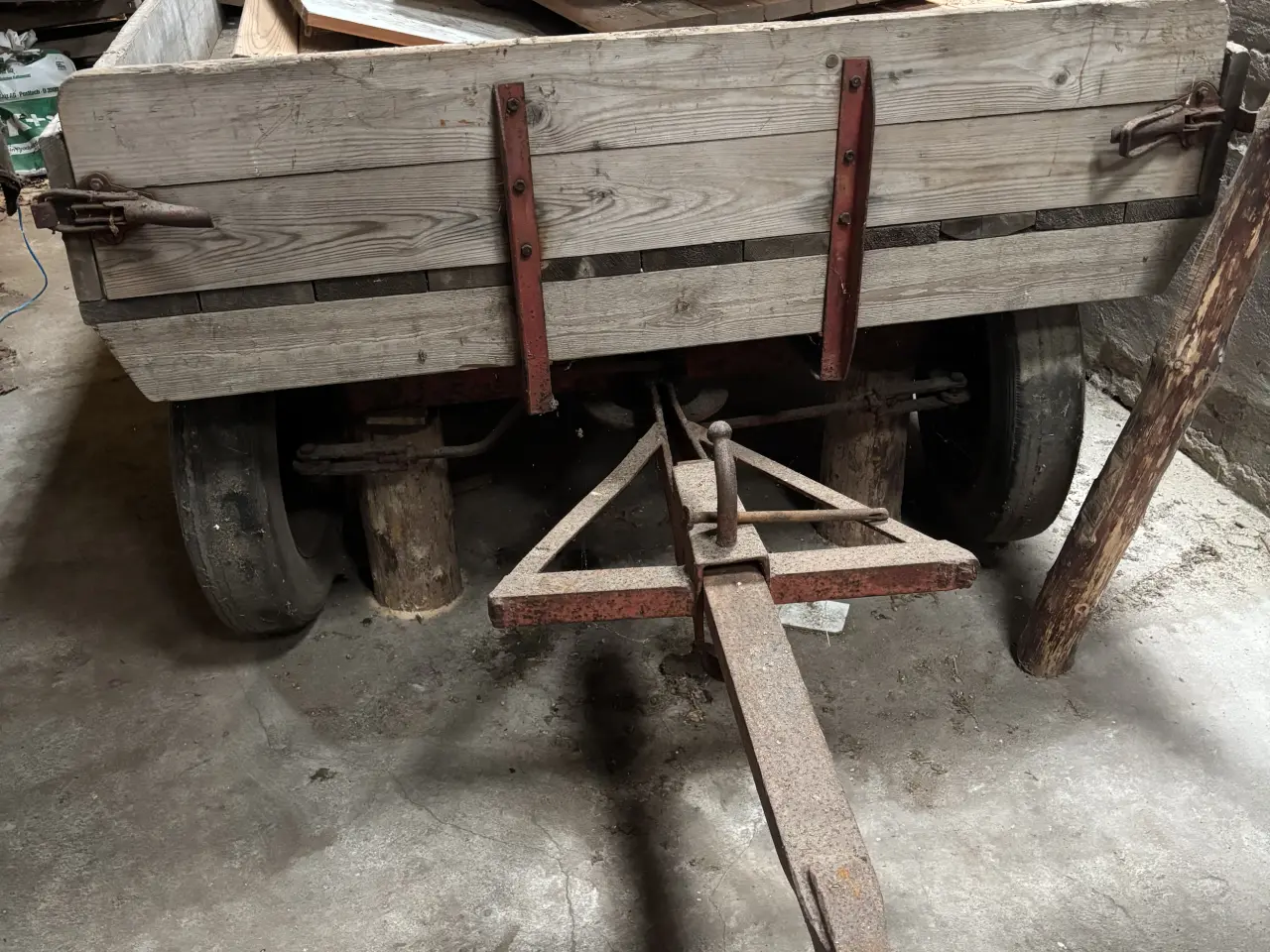Billede 3 - Traktorvogn som har stået opklodset