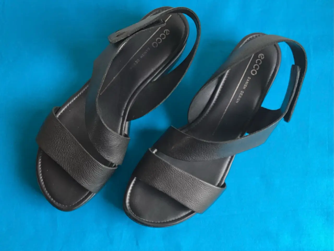 Billede 4 - Sorte sandaler ECCO str. 38. brugt en enkelt gang
