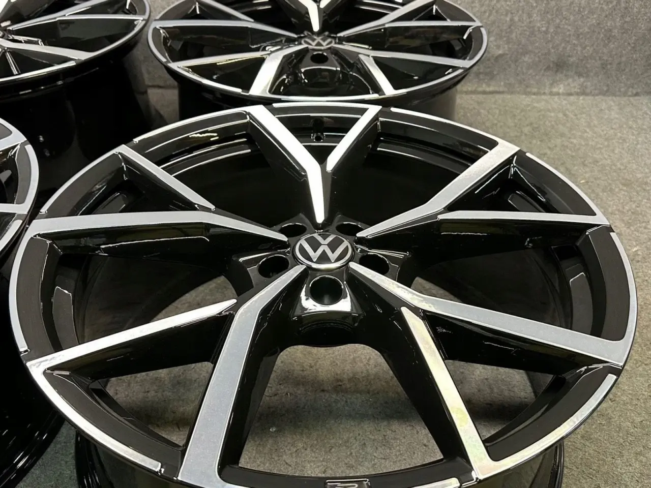 Billede 5 - ALUFÆLGE VW TOUAREG III R-Line Estoril 22''