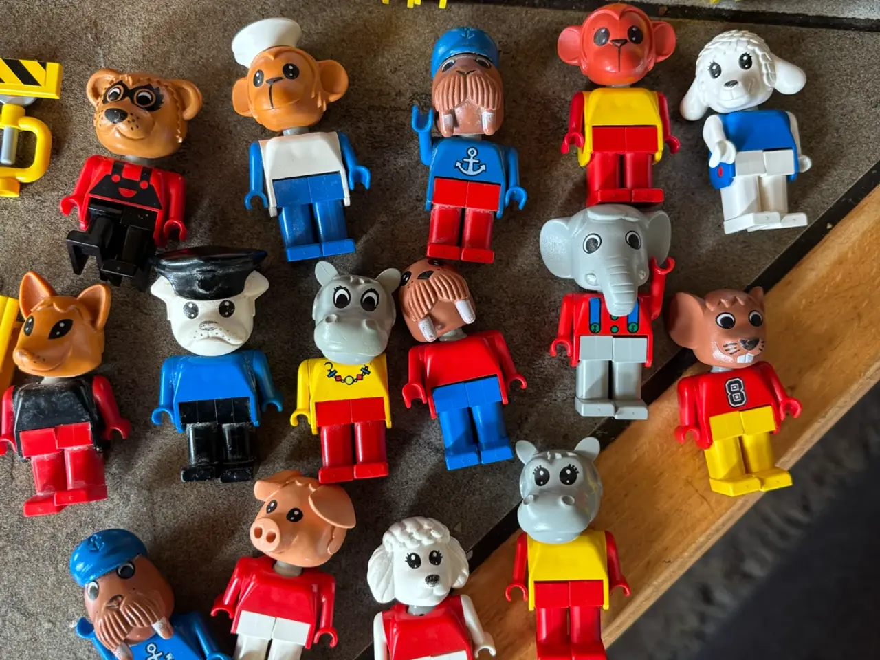 Billede 2 - Lot med Lego fabuland sælges samlet 