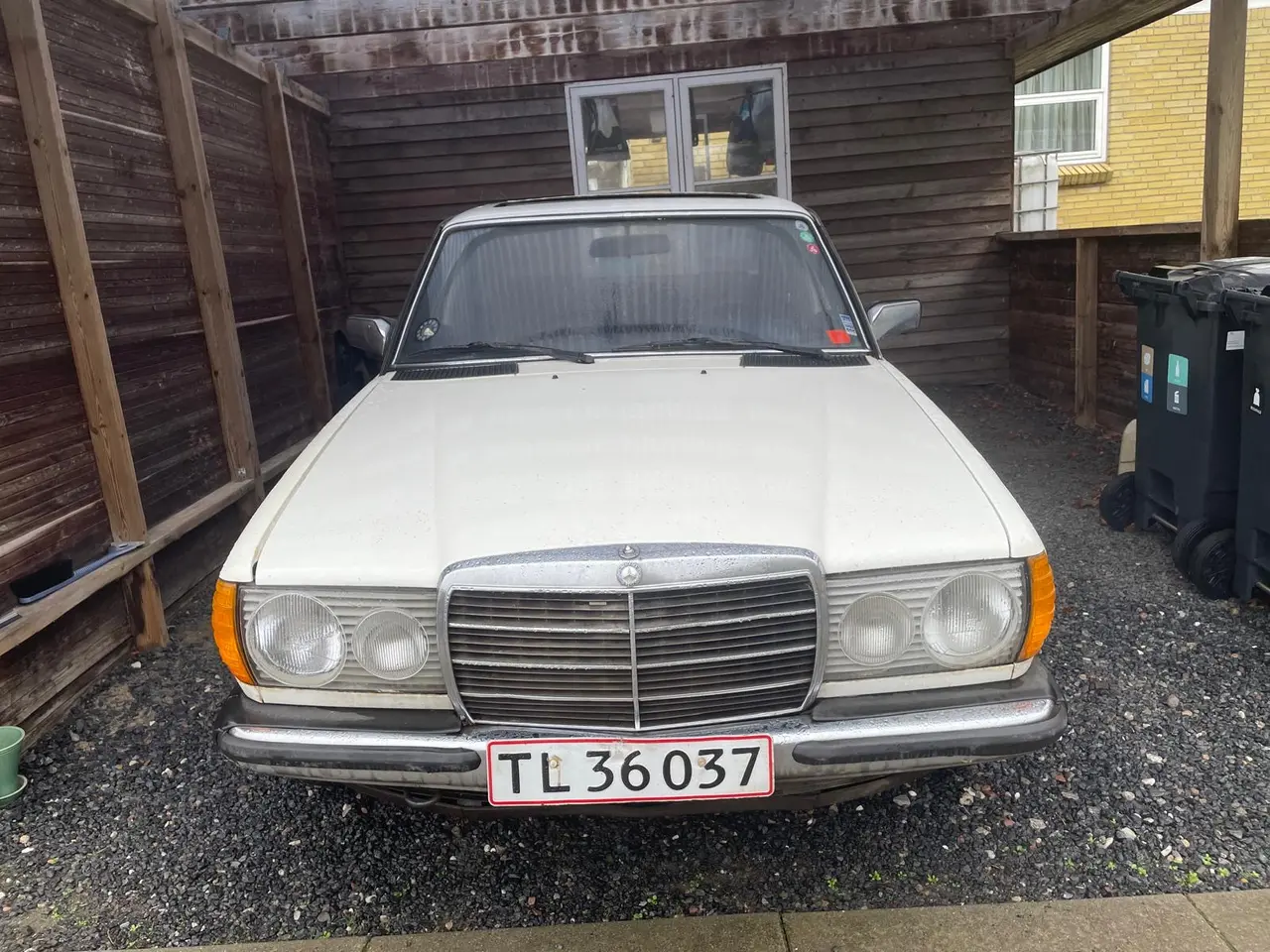 Billede 1 - Veteran Mercedes 200 E