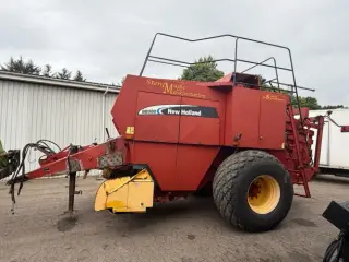 New Holland BB980 (Sælges i dele/For parts)