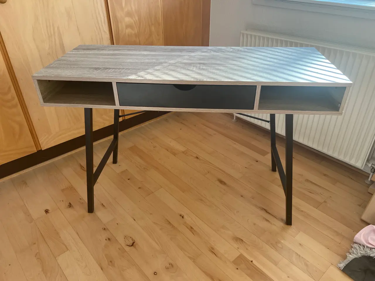 Billede 2 - Skrivebord
