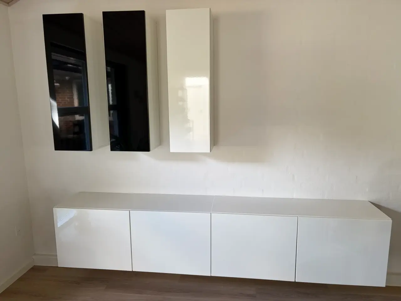 Billede 1 - 3 overskabe 2 underskabe