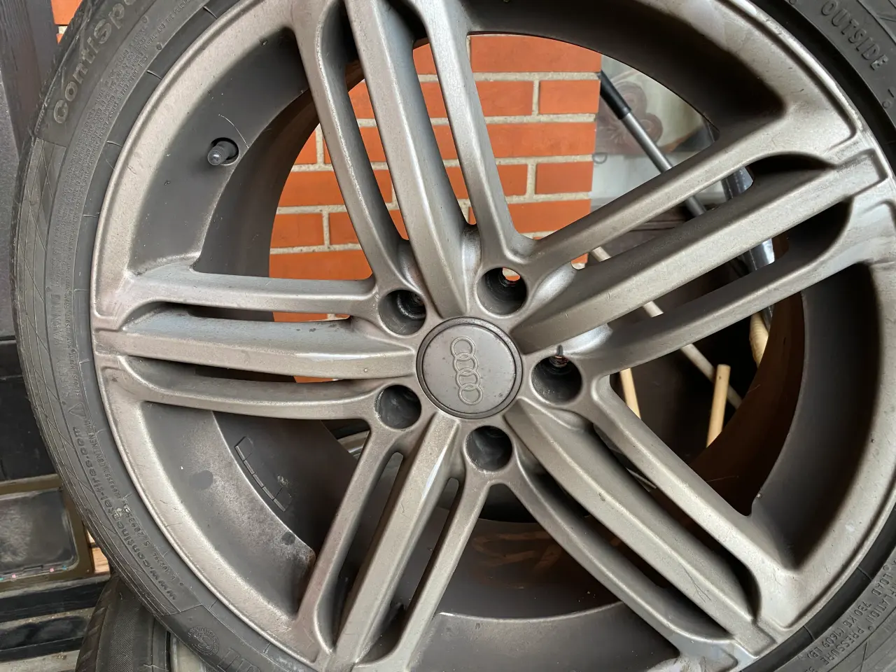 Billede 1 - Originale Audi fælge med dæk