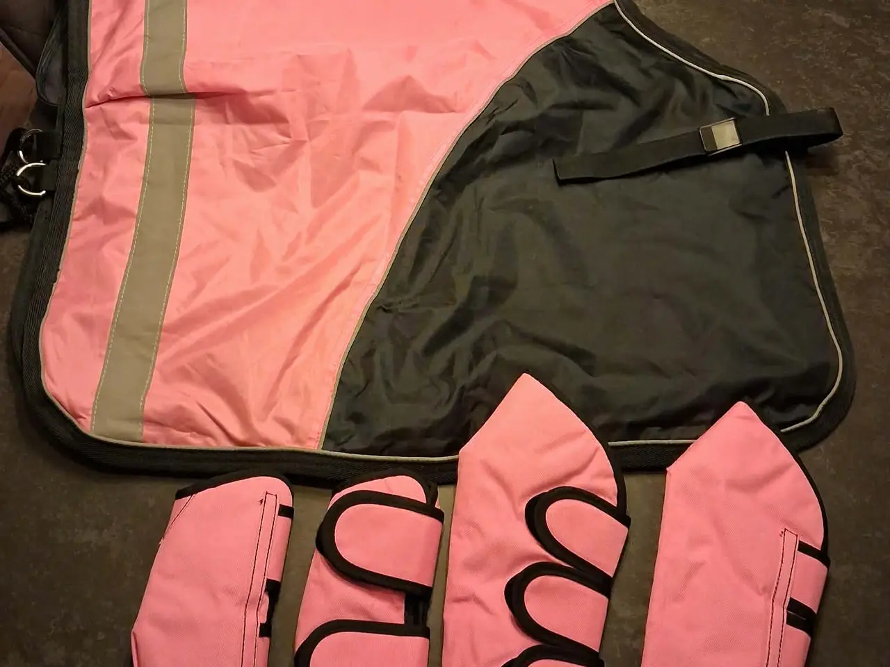 Billede 1 - pink udstyr