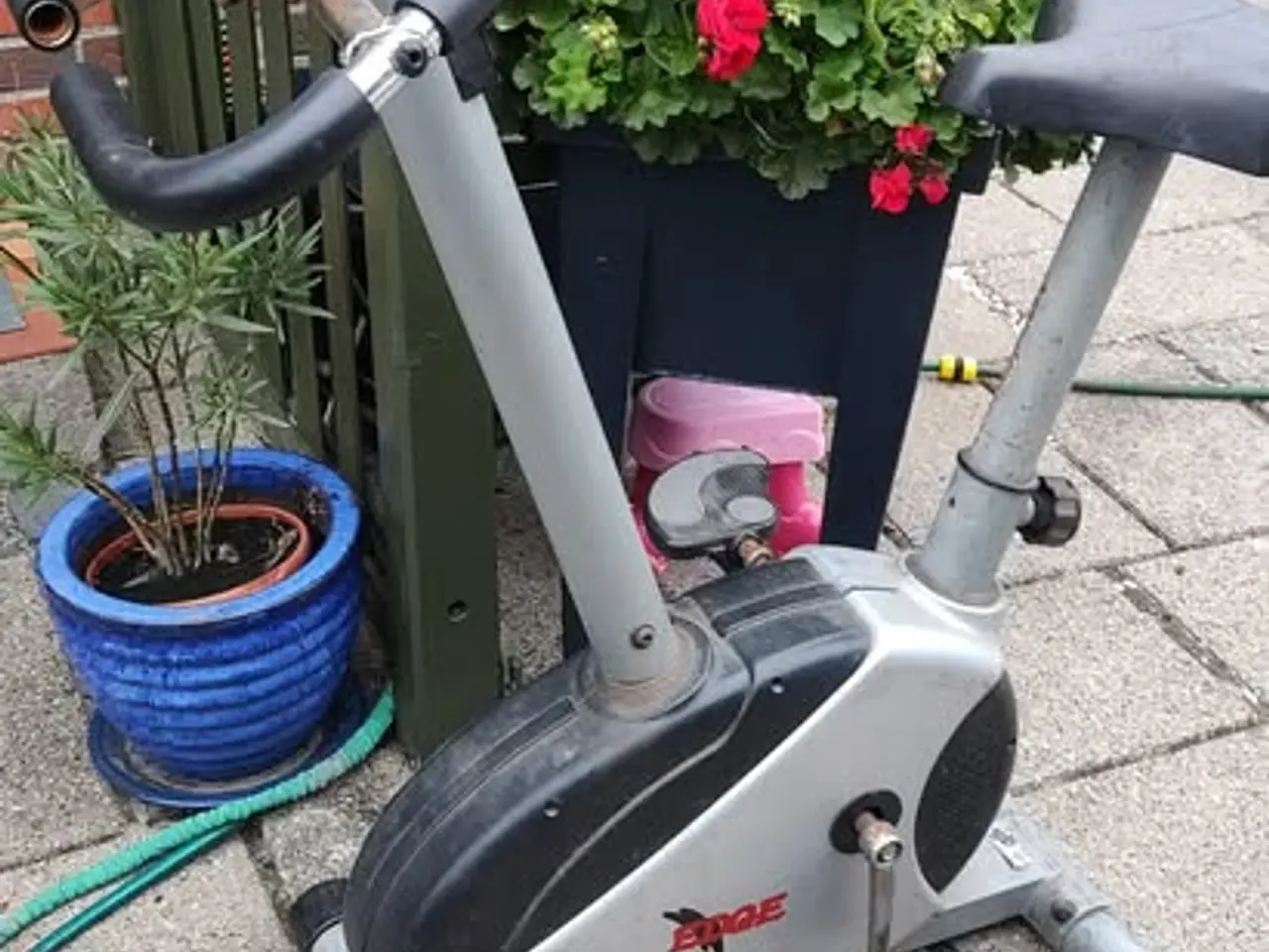 Billede 2 - Airfryer + Motionscykel