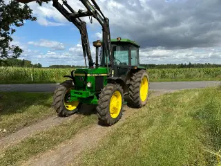 John Deere 2140