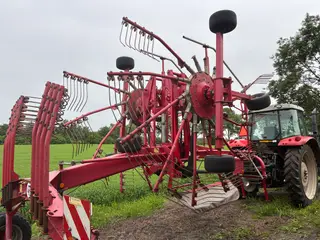 Halm-/græs-rive