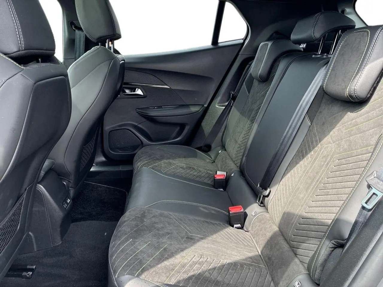 Billede 10 - Peugeot e-2008 54 GT Sky