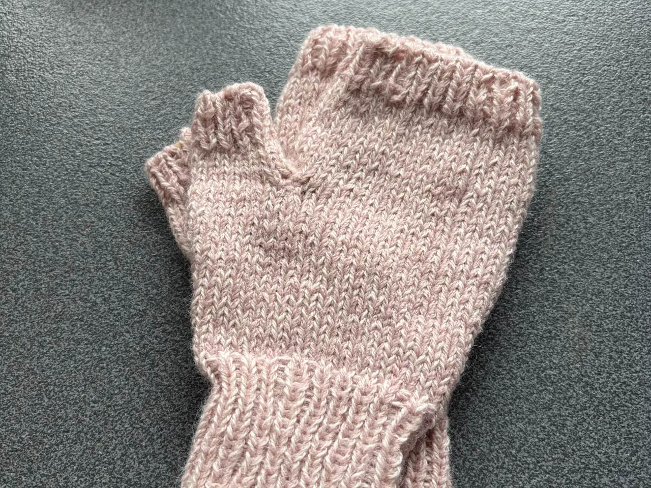 Billede 2 - Fingerløse handsker i  merino/alpaca