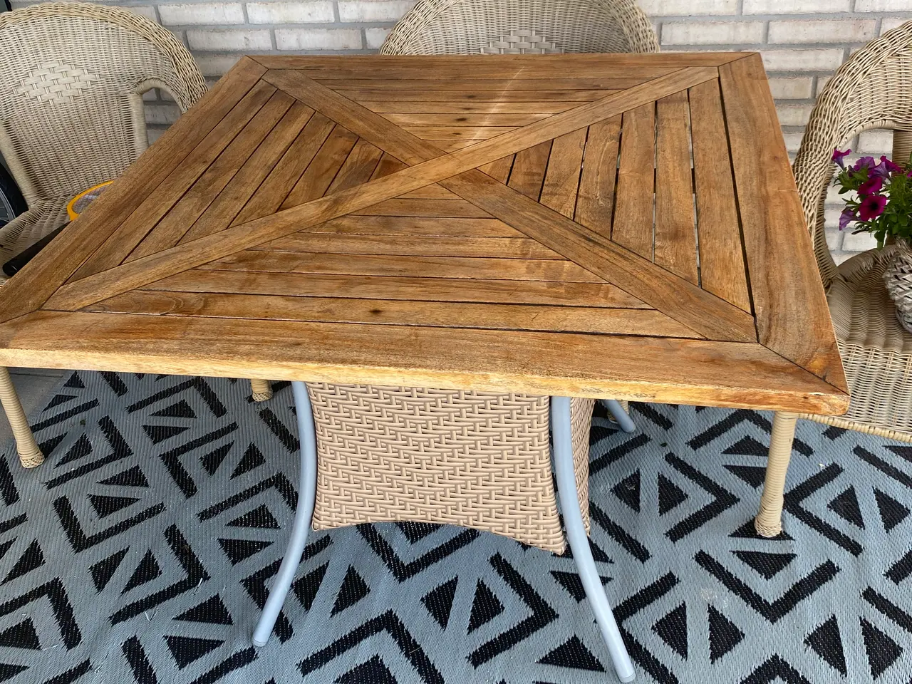 Billede 3 - Havebord firkantet