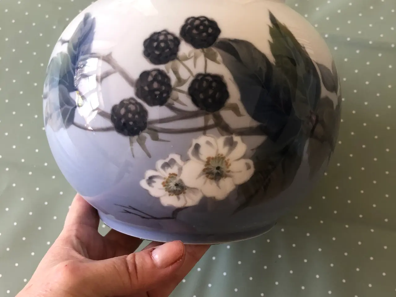 Billede 1 - Royal Copenhagen vase med brombær