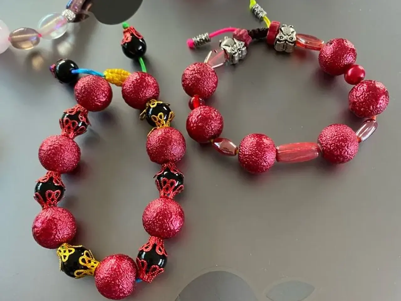 Billede 4 - Nye knyttede armbånd