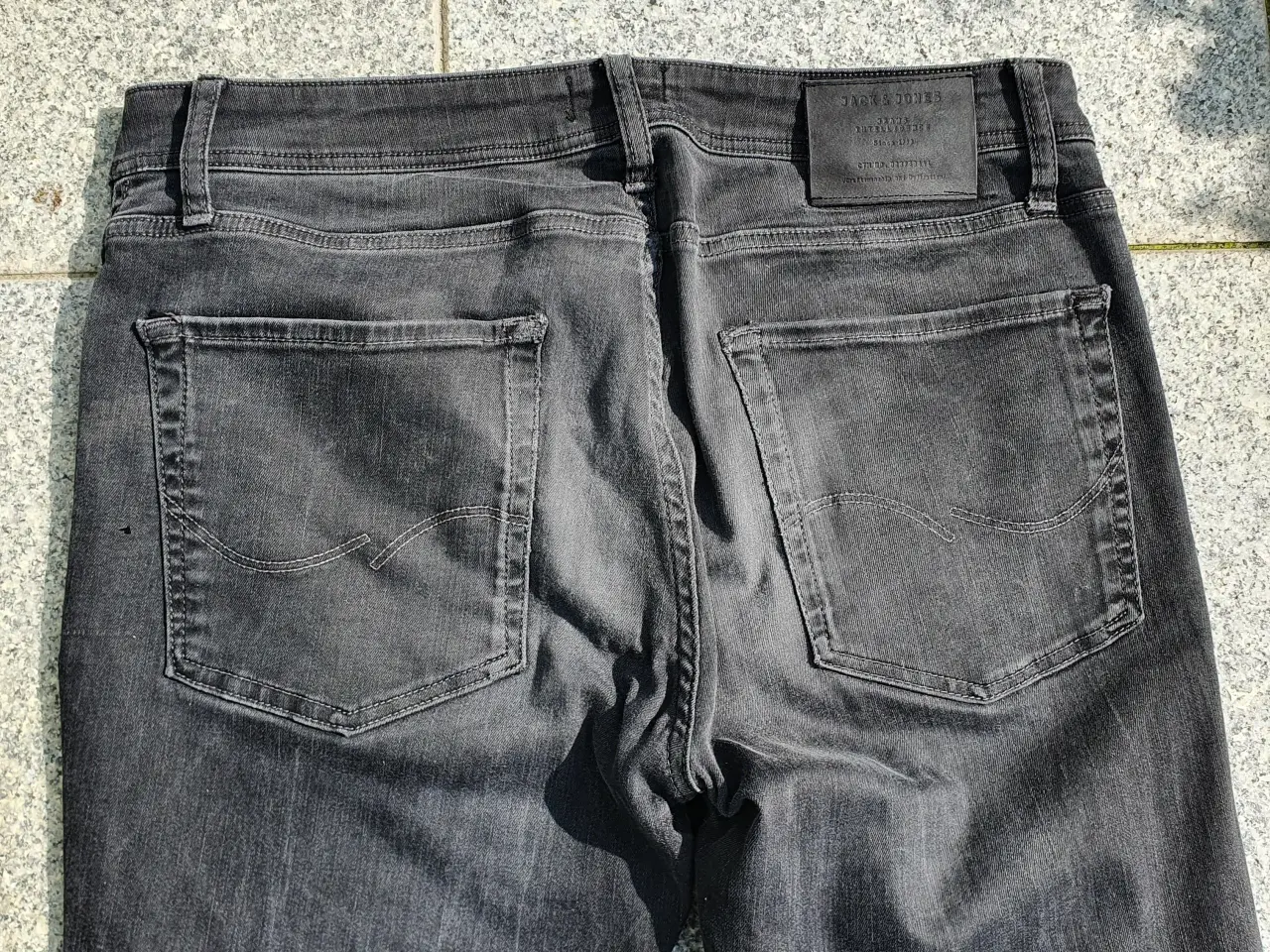 Billede 4 - Jeans. Mørkegrå. Jack and Jones.