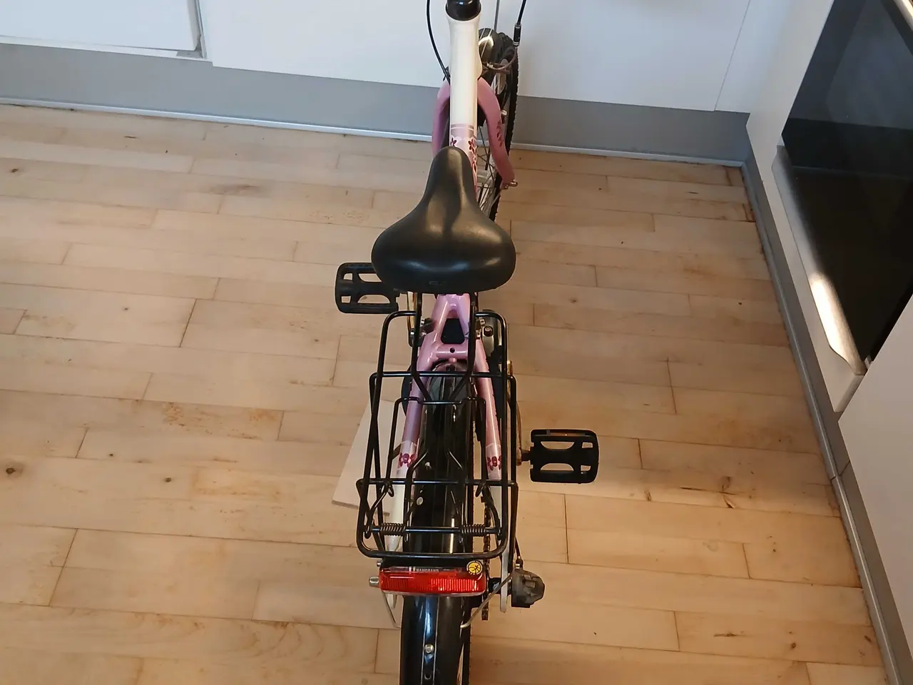 Billede 4 - Fin Ebsen børnecykel tol salg passer 6-8 år.