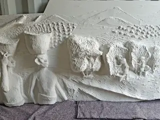 Unikt stor gibsrelief