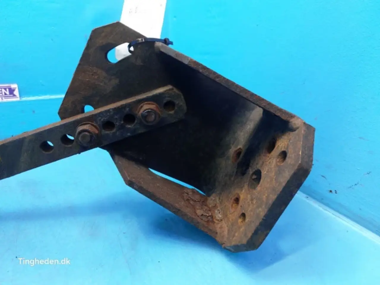 Billede 2 - Case Farmall 95A Hjulskærm Beslag R. 84606285