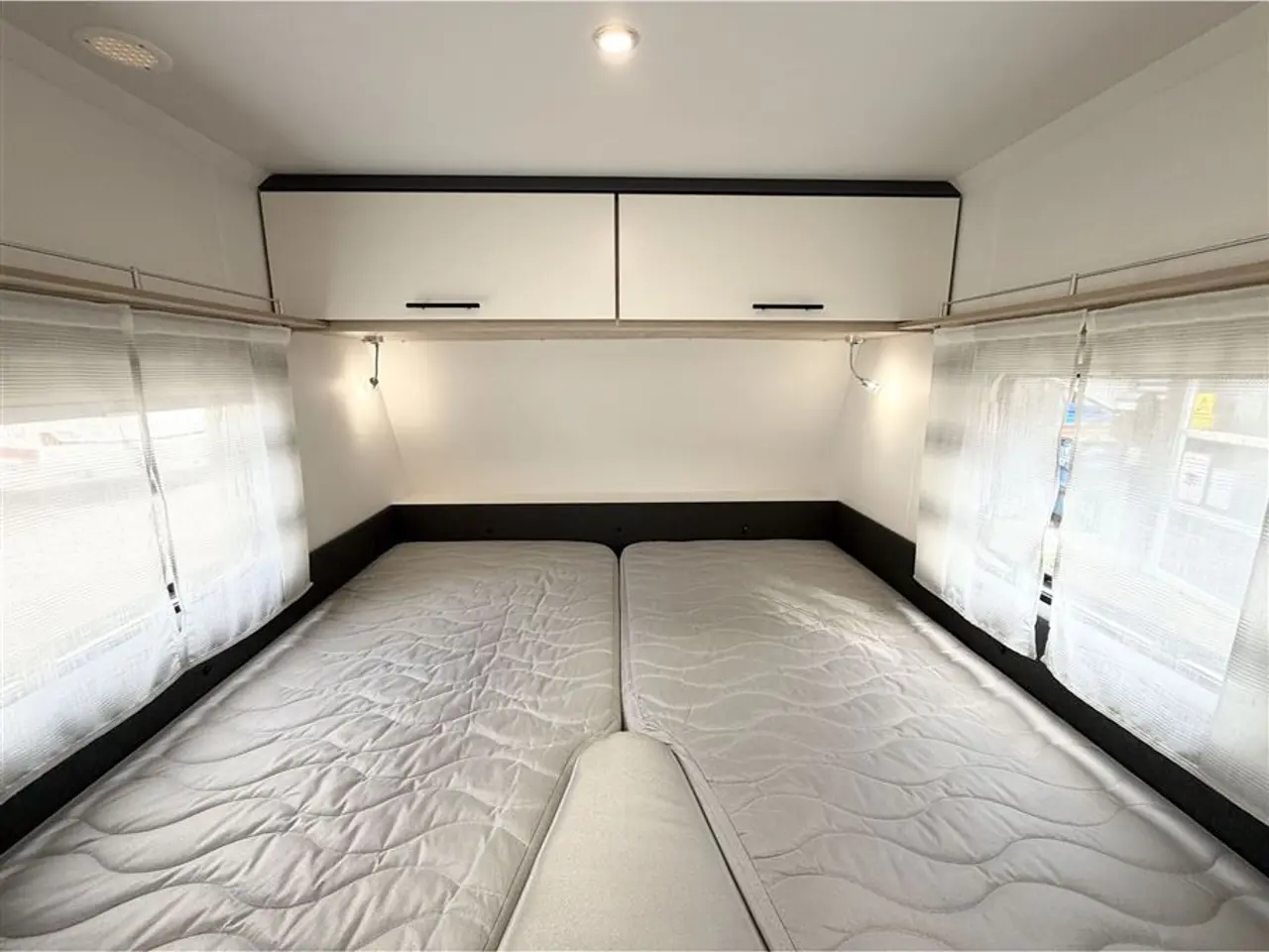 Billede 14 - 2024 - Caravelair ALBA 472 Enkeltsenge-Lamel-Gulvtemp.-Mover-Tagmarkise