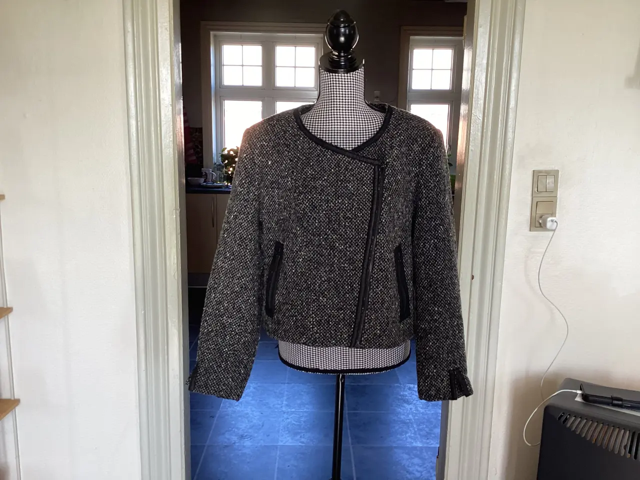 Billede 4 - Jakker. Str: 44-46-XL- XXL