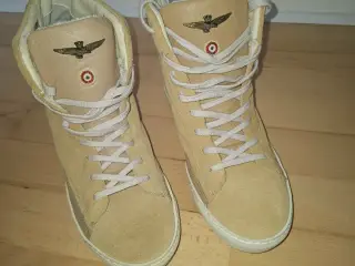 Limited Edition Aeronautica MILITARE i ruskind.
