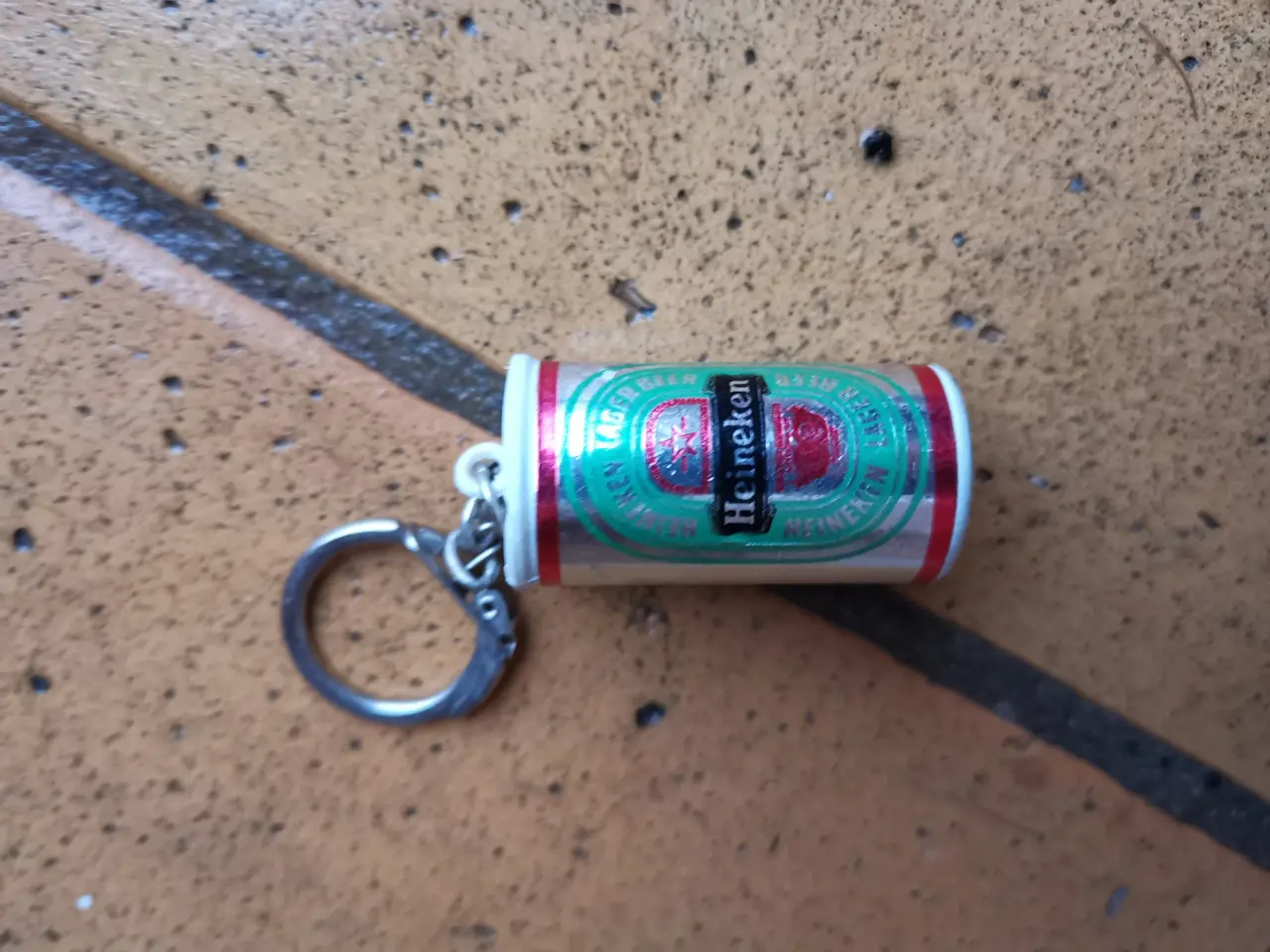 Billede 1 - Heineken øldåse Nøglering