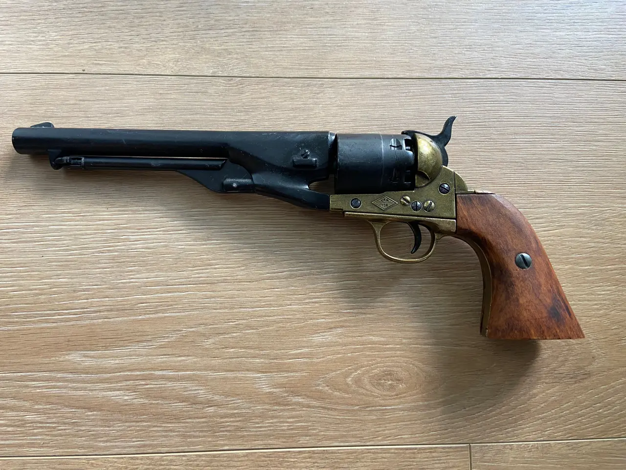 Billede 2 - Colt revolver ( dummy/replica/model)