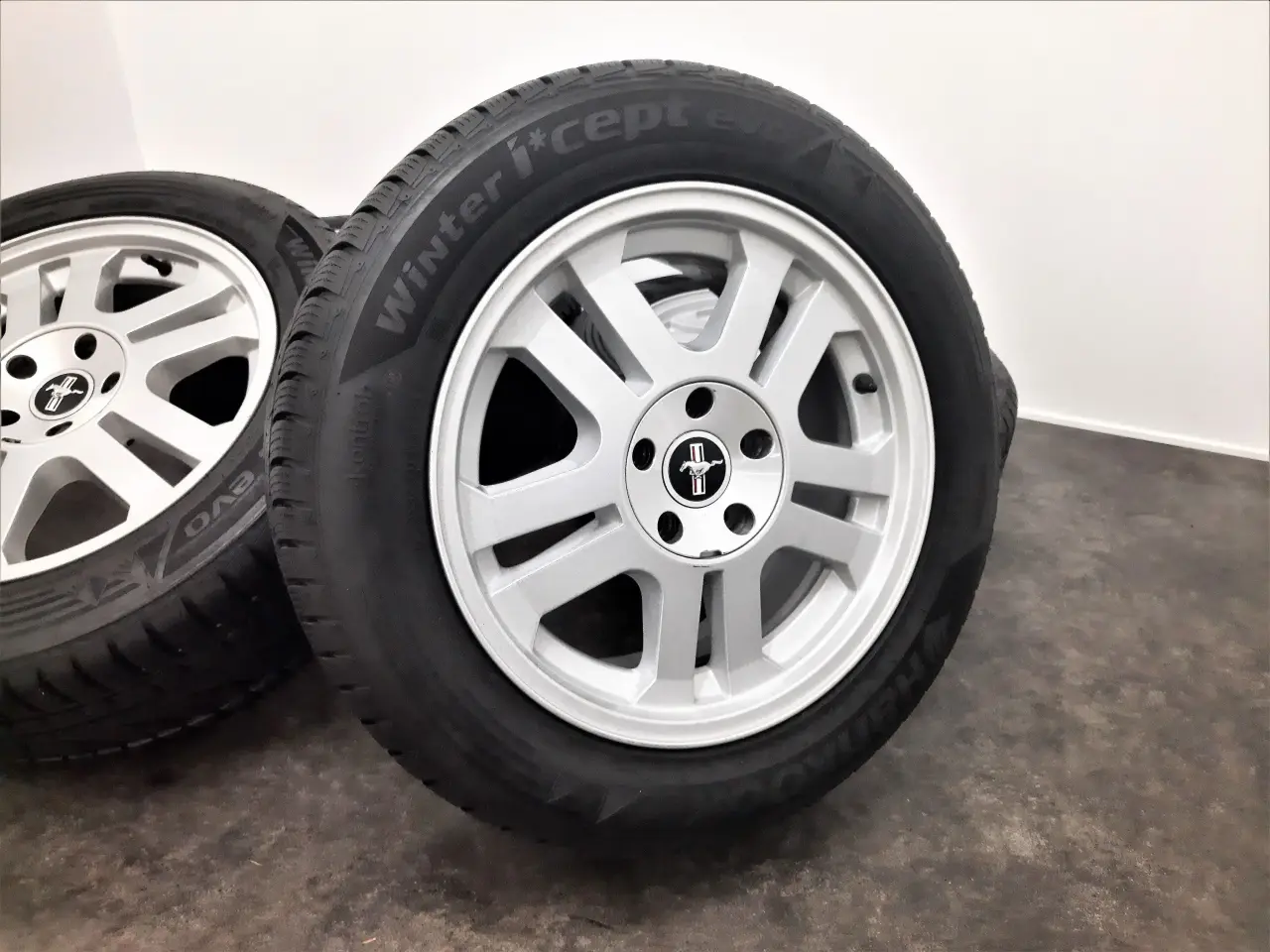 Billede 5 - 5x114,3 17" ET45 Ford Mustang GT vintersæt