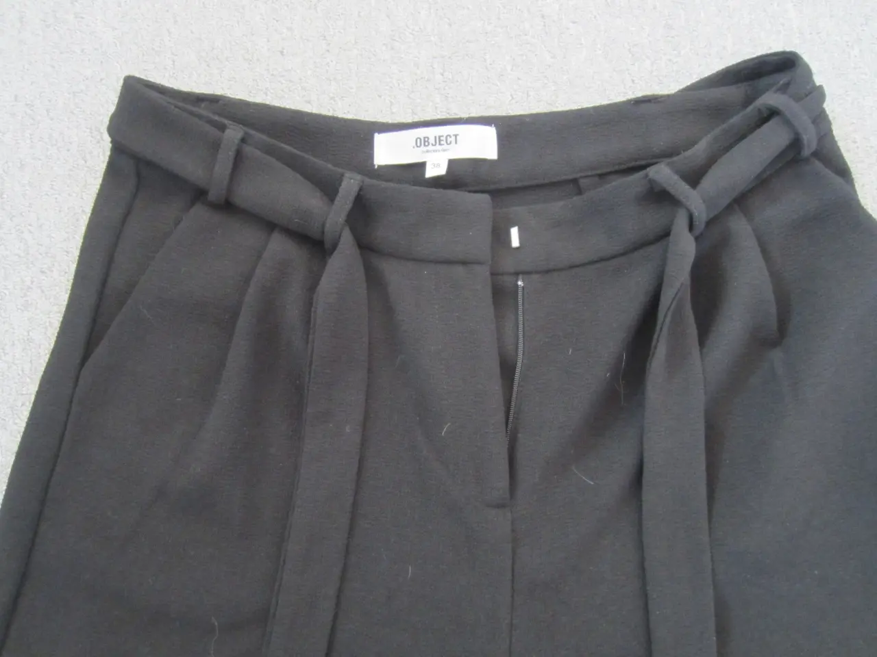Billede 2 - Flotte sorte shorts i str. 38 fra Object