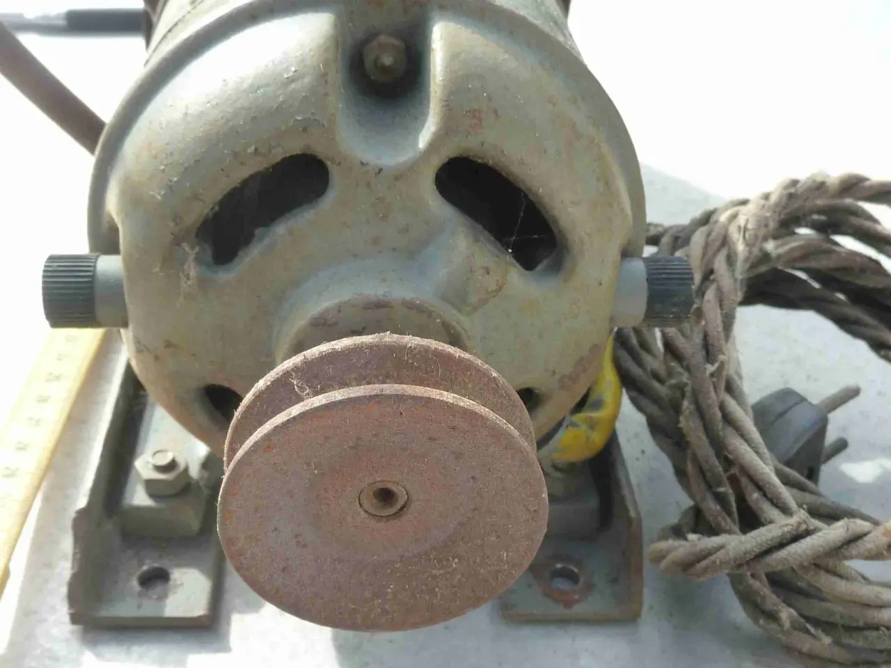Billede 1 - 220 volt motor fra symaskine