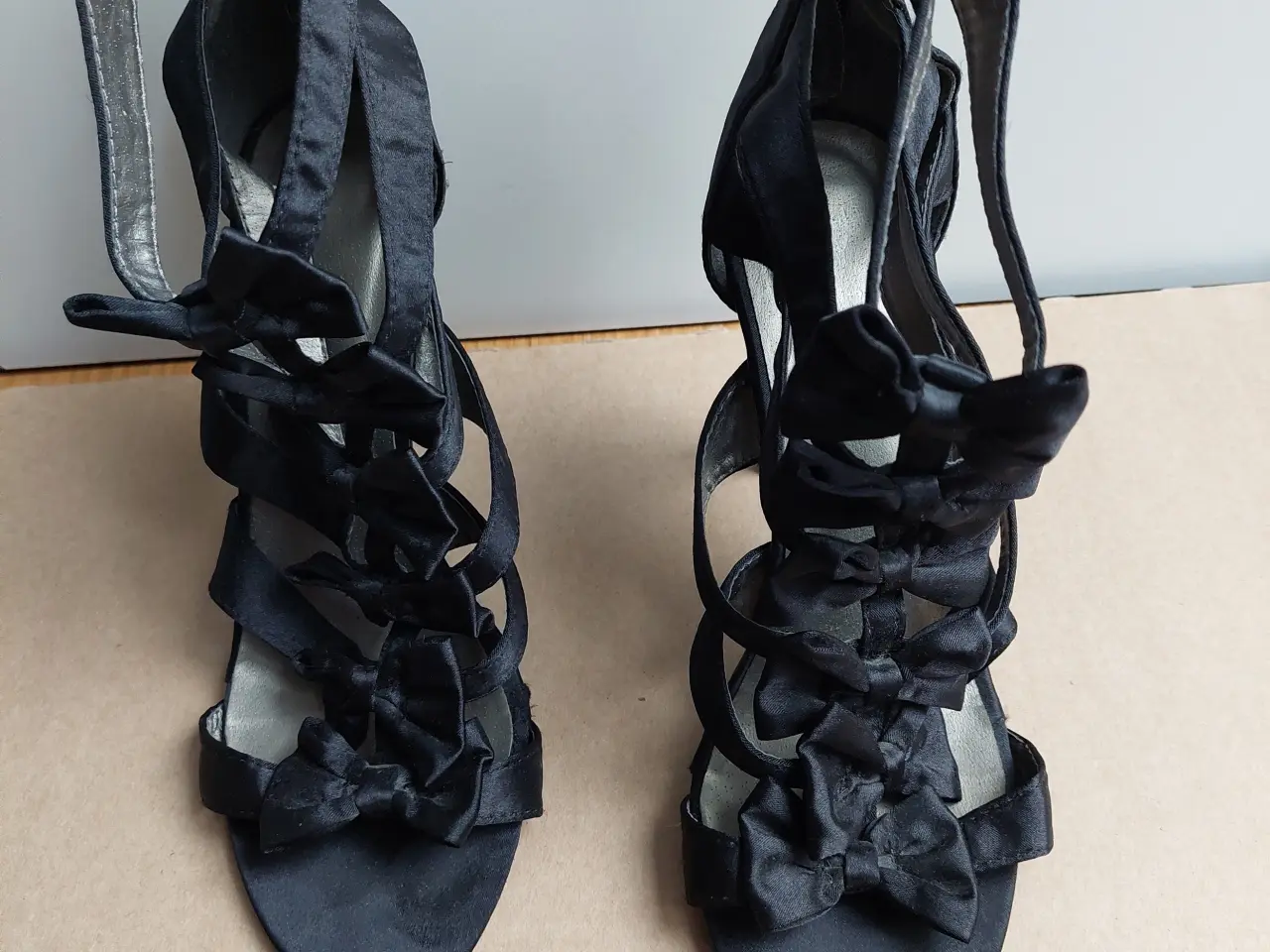 Billede 1 - Sandaler, sort farve