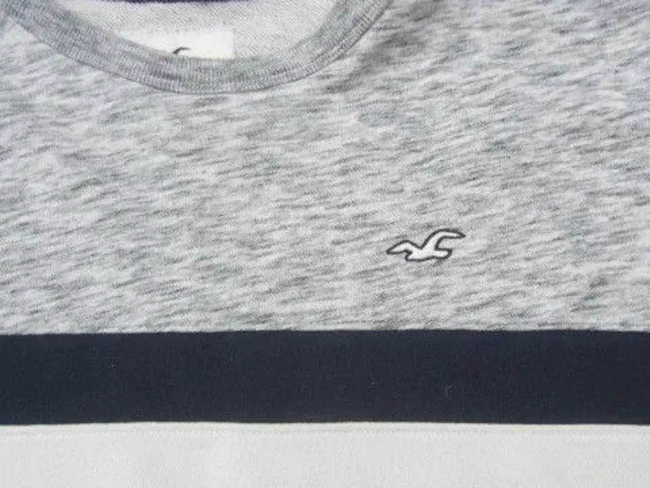 Billede 2 - Str. L, flot HOLLISTER bluse