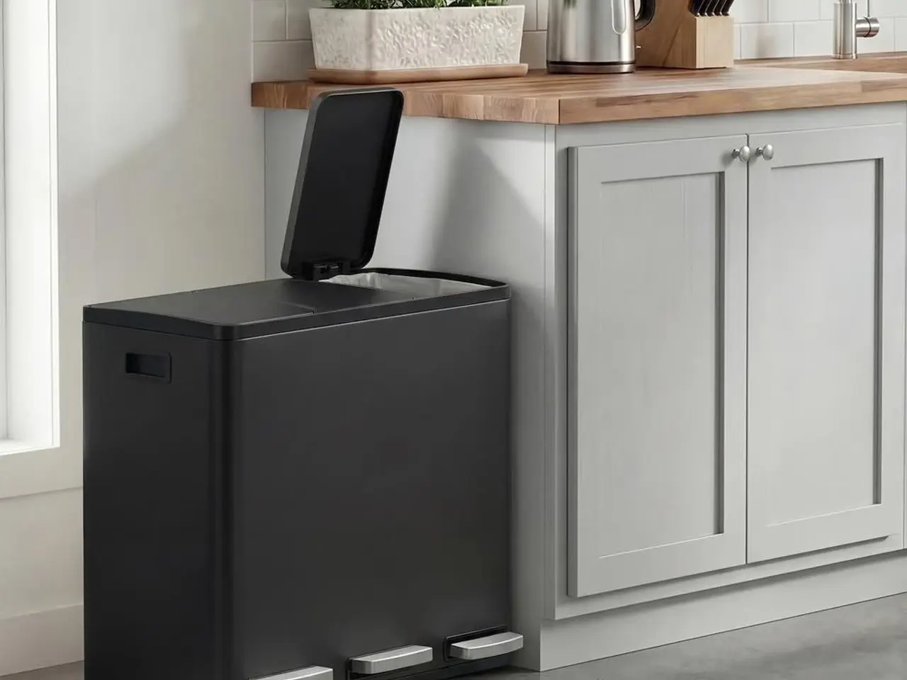 Billede 5 - Skraldespand med 3 rum 3 × 18 l - stål, soft close - sort