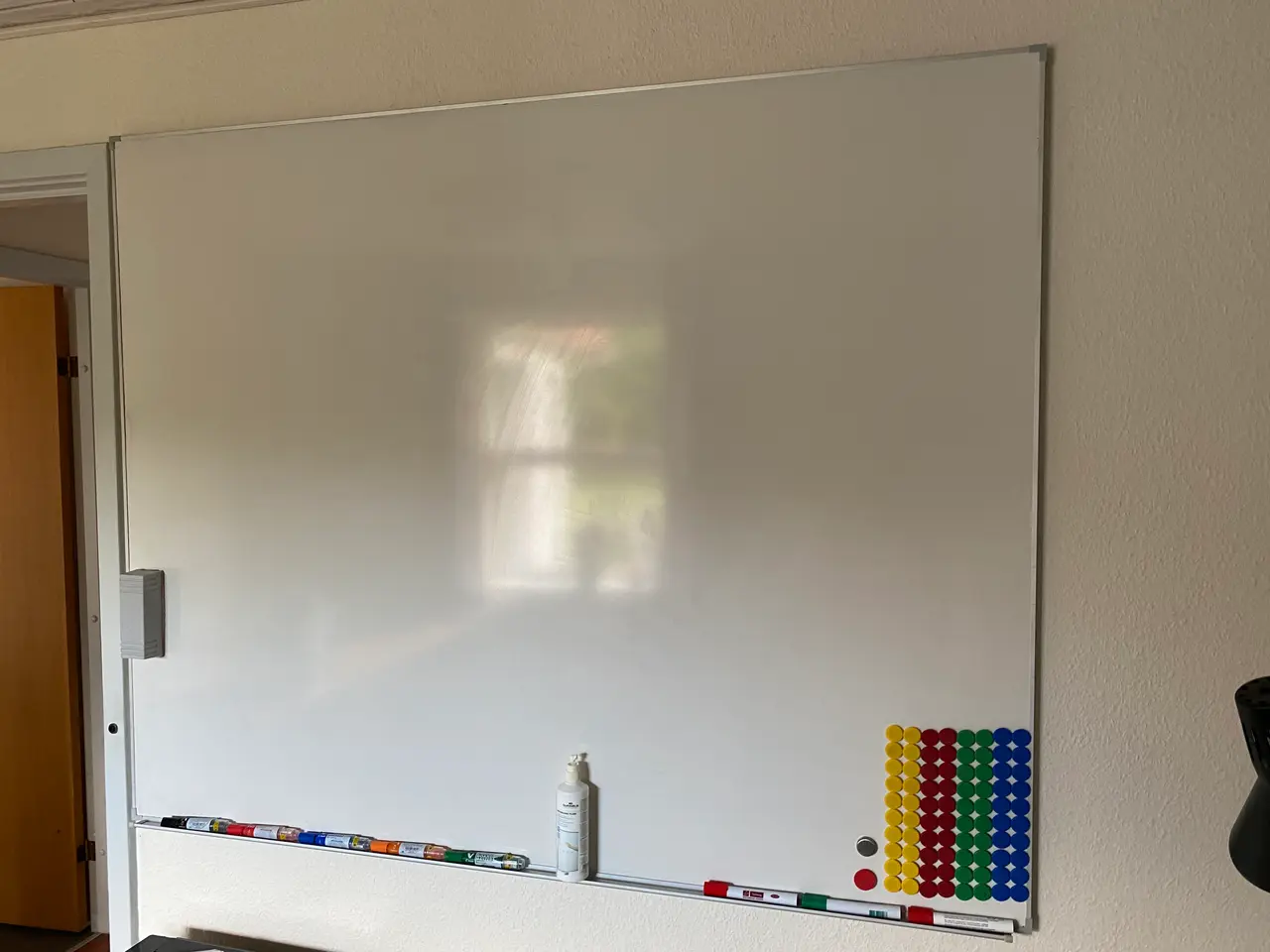 Billede 1 - God stor whiteboard/opslagstavle