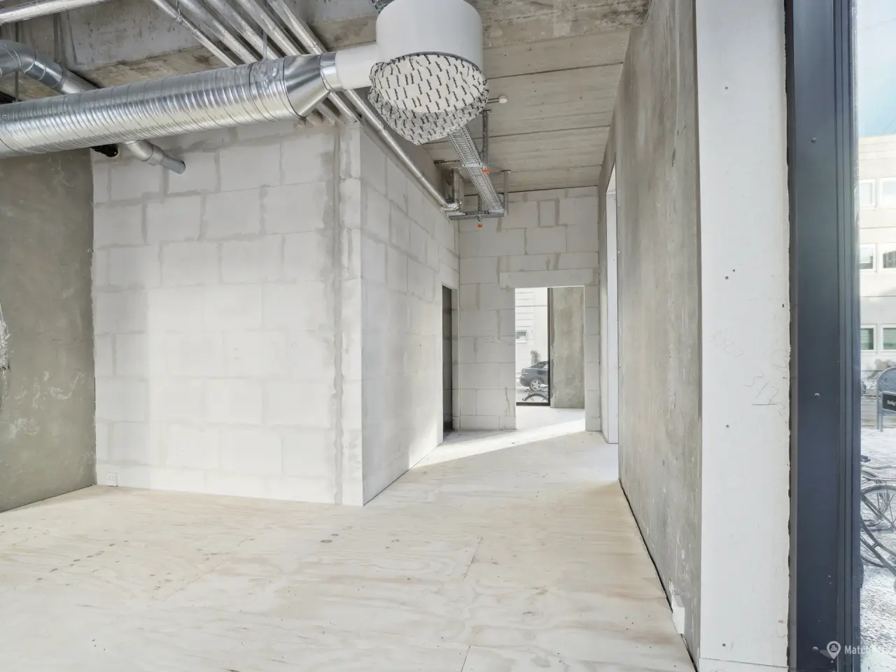 Billede 1 - Hjørnelejemål på 149 m² med markant synlighed mod gaden