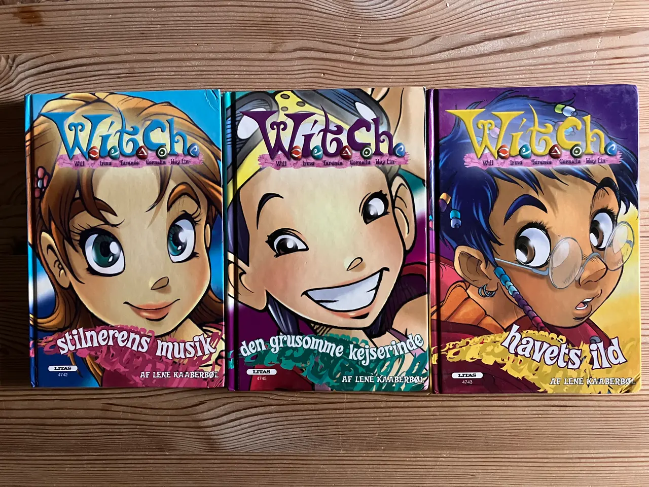 Billede 2 - 8 Witch bøger og Ordbog og 2 Witch hæfter