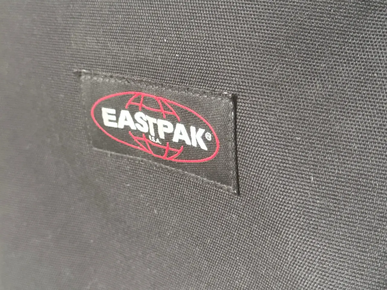 Billede 5 - Eastpak Tutor rygsæk 39L-black, som ny!