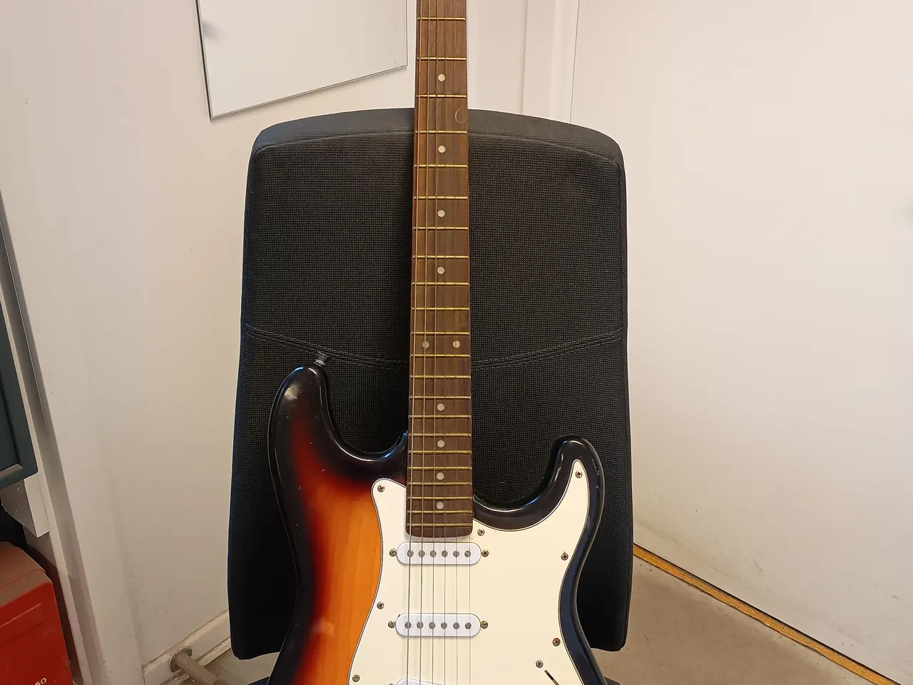 Billede 1 - Starsound elguitar.
