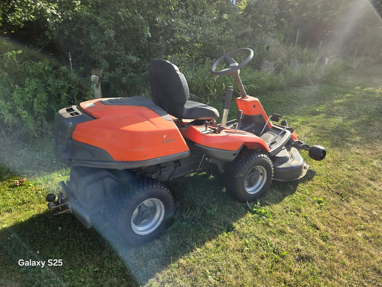 Billede 9 - Husqvarna R 214TC med 94 cm klippebord