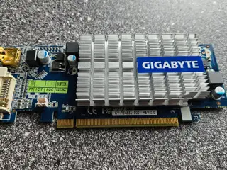 Gigabyte grafikkort DVD/HDMI