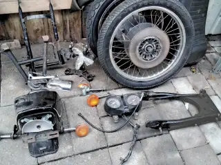 Suzuki  gs  550