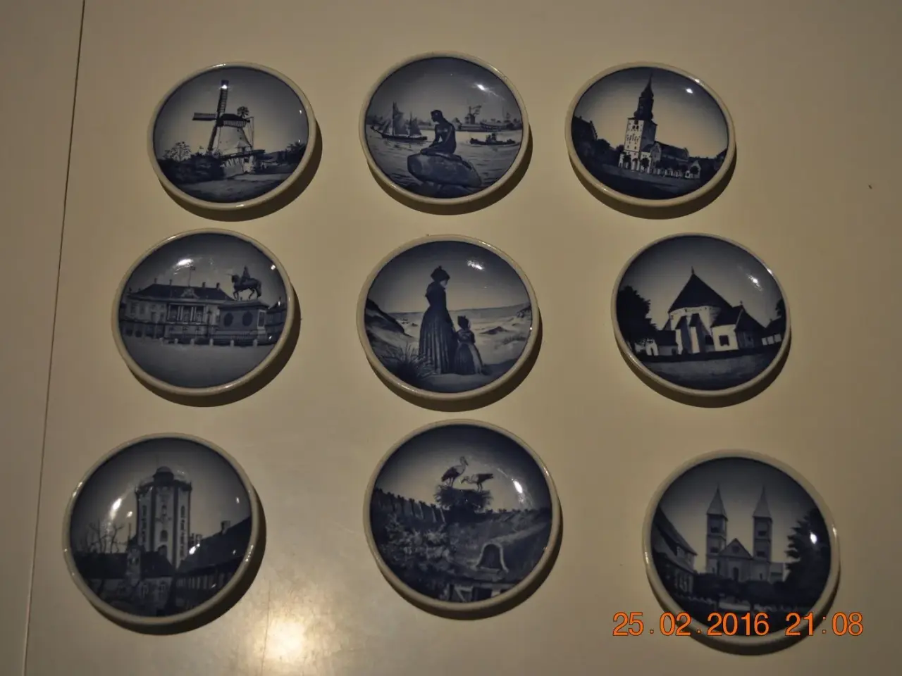 Billede 1 - 9 stk små Platter fra Aluminia og Royal