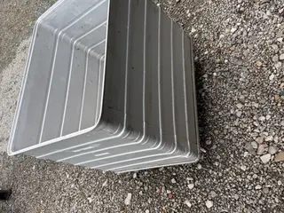 Jeg sælger denne aluminiumskasse fra ZARGES.