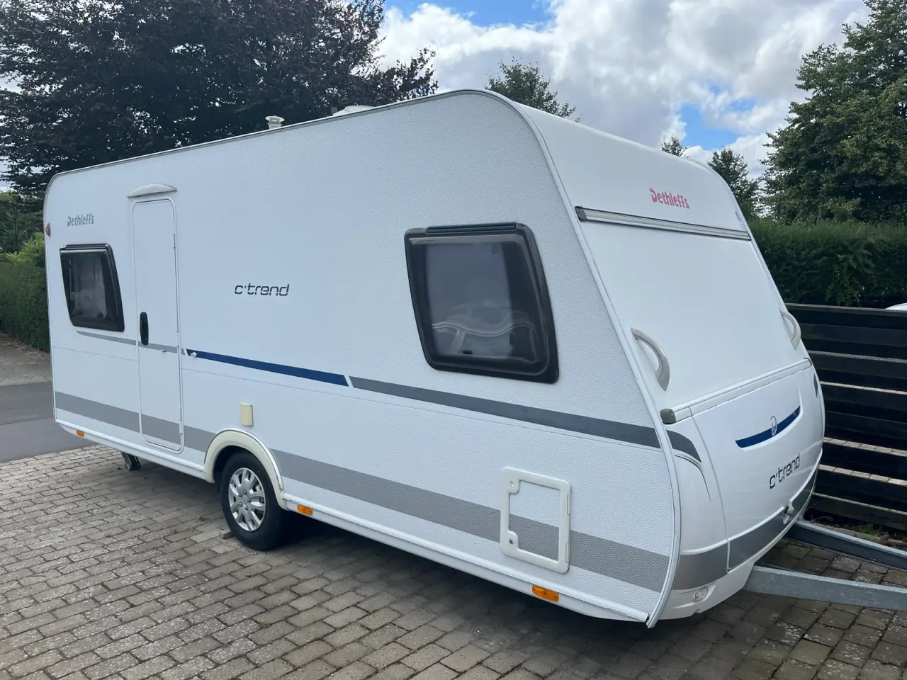 Billede 2 - Super velholdt Dethleffs campingvogn 